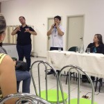 (Da esquerda para direita) 
Lucas de Moraes Negri (Intérprete do IFPR); Anderson Rafael Siqueira Nascimento (Intérprete da UFPR); Karen Fabiane Correa Alves (Fonoaudióloga).