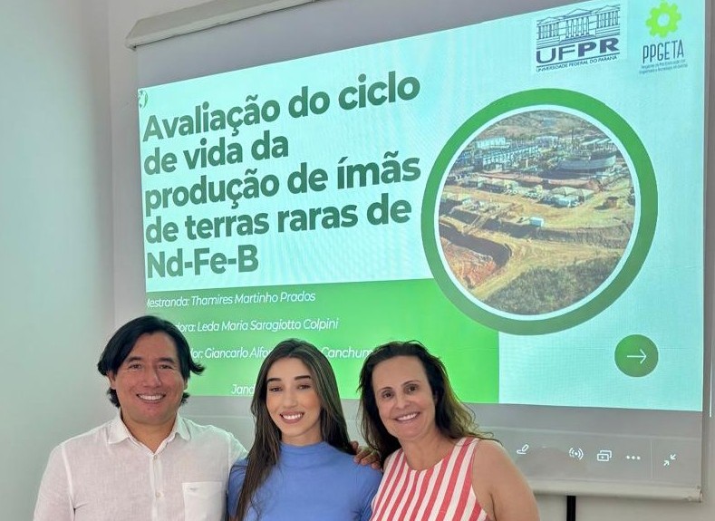 ALUNA EGRESSA DA UFPR JANDAIA DO SUL RECEBE PRÊMIO DE EXCELÊNCIA ACADÊMICA.